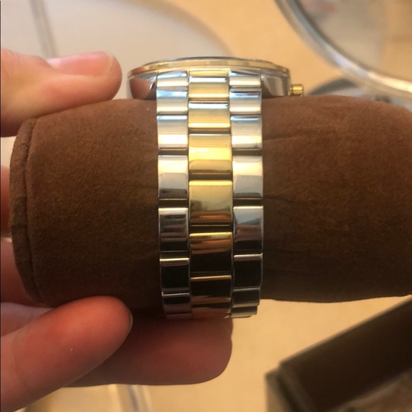 Michael Kors watch - Picture 2 of 5